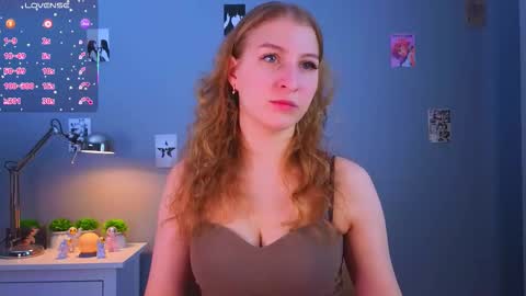 maureencoombs online show from October 22, 4:26 am