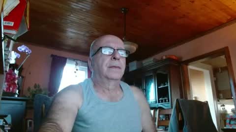 Maurice online show from March 3, 12:06 pm