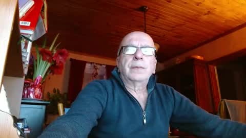 Maurice online show from January 9, 11:25 am