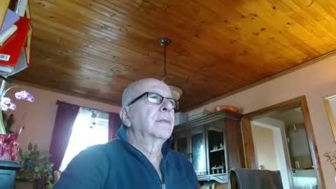 Maurice online show from January 31, 3:33 pm