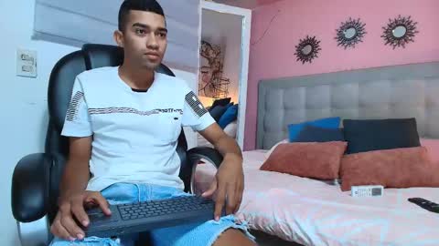 MAURICIO online show from February 28, 2:37 am