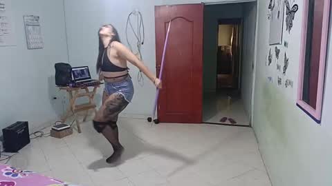 mauroluxandra online show from February 24, 2:58 pm