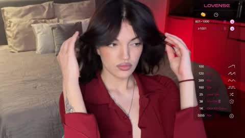 Snapshot of mavis_crystal chatting on October 6, 10:38 pm Mavis online show from October 6, 10:38 pm