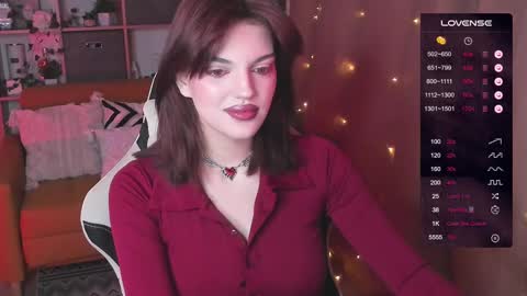 Snapshot of mavis_crystal chatting on February 21, 9:43 pm Mavis online show from February 21, 9:43 pm
