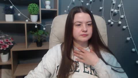 MavkaCute online show from January 18, 7:23 pm