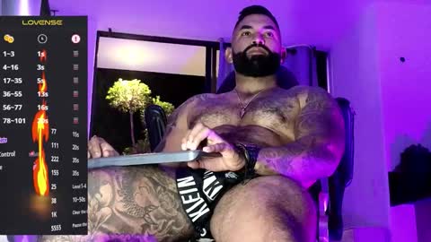 max__prada online show from February 5, 2:15 am