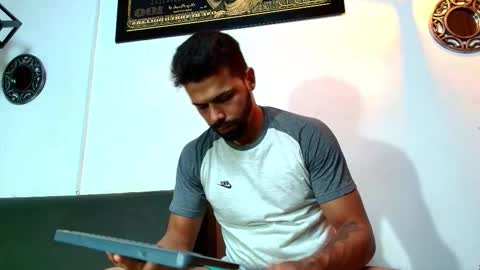 Max  Ashley online show from January 6, 5:28 pm