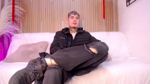 Max online show from March 2, 2:38 am