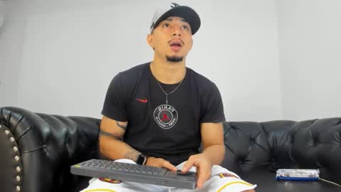 max_jowel online show from January 16, 3:04 am