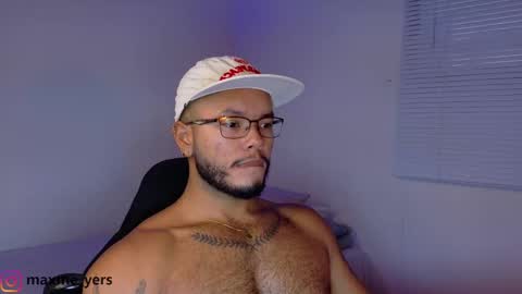 Snapshot of max_meyer chatting on October 7, 10:39 pm max_meyer online show from October 7, 10:39 pm