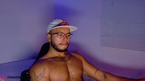 Snapshot of max_meyer chatting on September 24, 10:49 pm max_meyer online show from September 24, 10:49 pm