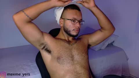 Snapshot of max_meyer chatting on October 8, 10:48 pm max_meyer online show from October 8, 10:48 pm