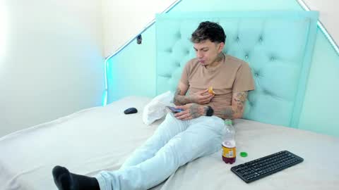 max_sstteel online show from April 9, 1:17 pm