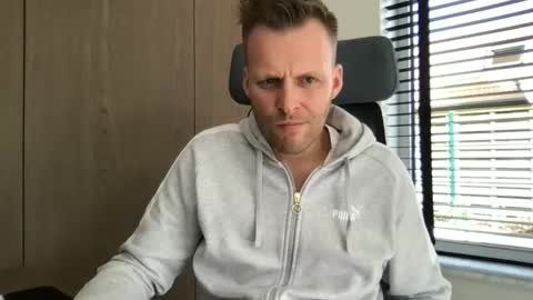 Max take off clothes online show from March 16, 1:26 pm