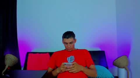 MAX     online show from November 6, 10:24 pm