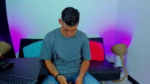 MAX     online show from October 22, 5:32 am