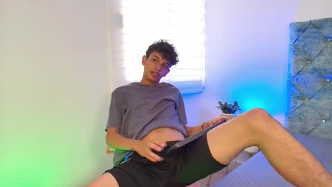 M A X F R O S T   online show from December 22, 7:53 pm