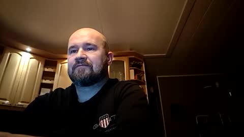 Snapshot of maxhunter chatting on October 8, 4:46 pm maxhunter online show from October 8, 4:46 pm