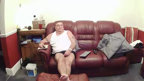 MAX online show from December 5, 1:05 am