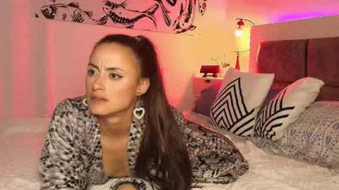 Max online show from December 4, 3:17 am