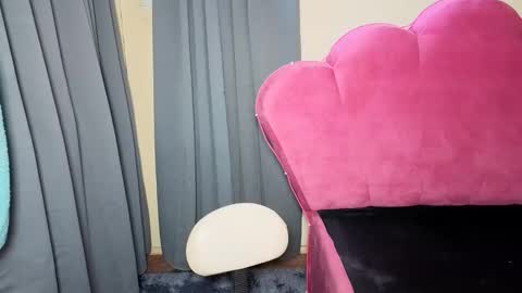 Reyn online show from November 11, 2:36 am