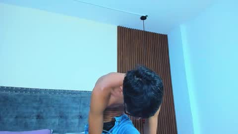 Snapshot of maxii_wolf chatting on October 10, 12:00 pm Maxi online show from October 10, 12:00 pm