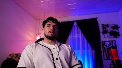 Maximo online show from April 7, 6:37 am