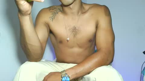 Maximo Aron Vega online show from December 22, 11:33 pm