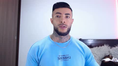 Independent Model online show from December 20, 2:51 am