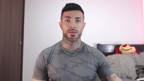 Independent Model online show from February 27, 4:16 am