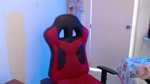 maxinesex_ online show from February 4, 2:10 pm