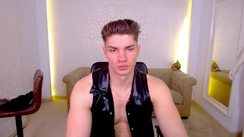 MaxKaiden online show from April 11, 6:40 am