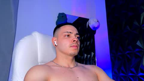 MAX online show from January 7, 11:54 pm