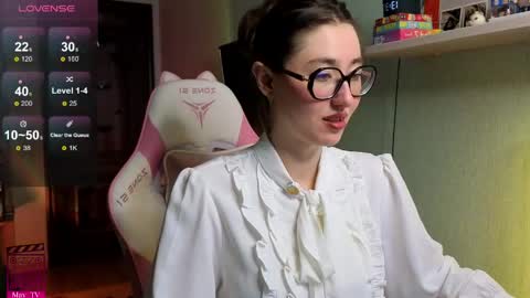 may_may_moon online show from May 29, 10:35 am