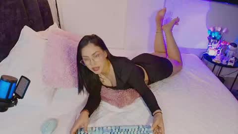 Maya online show from April 12, 8:07 am