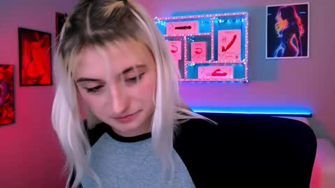 Maya online show from January 14, 8:39 pm