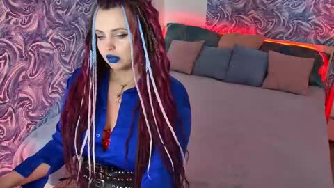 Maya Mils online show from May 4, 1:45 am