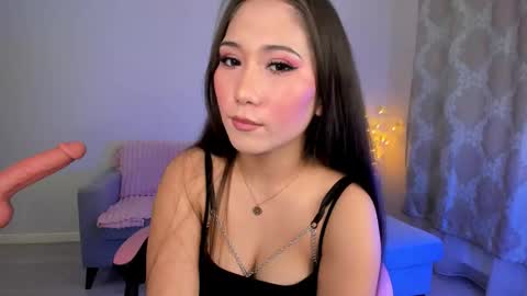 Mia online show from March 24, 1:17 pm