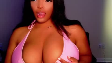 MayBabi online show from June 26, 12:32 pm