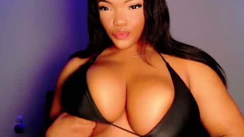 MayBabi online show from March 27, 7:04 pm