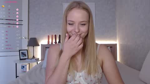 Snapshot of maybebabyx chatting on October 14, 6:27 am maybebabyx online show from October 14, 6:27 am