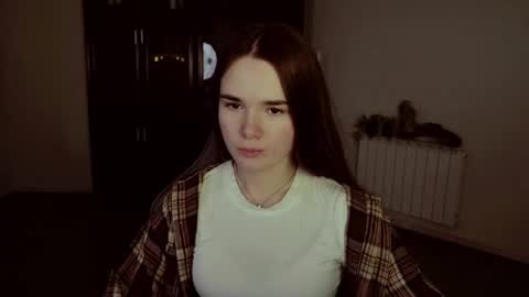 maybloom_ online show from December 4, 9:09 am