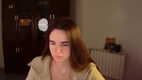 maybloom_ online show from October 31, 5:30 am