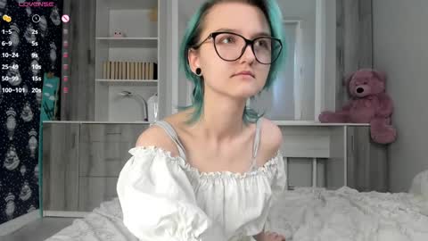 Mia online show from January 19, 3:08 am