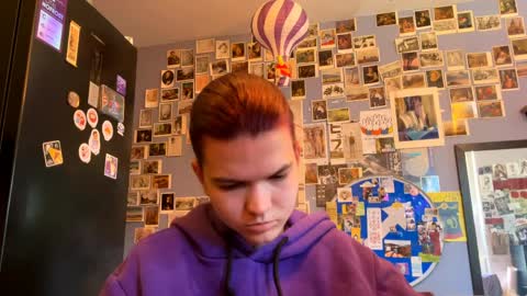 Rose online show from April 8, 9:23 am