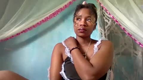 mayrah online show from March 28, 8:49 am