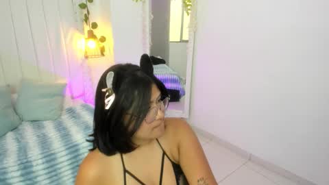 Mayu KIm online show from November 17, 7:05 pm