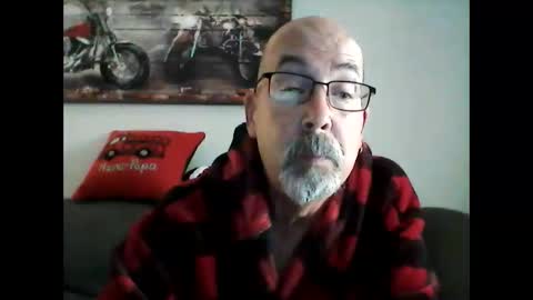 me at home online show from June 10, 10:58 am