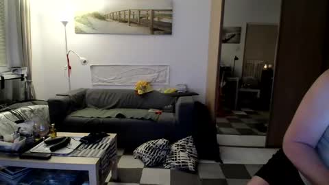 meazenfree2617 online show from November 16, 6:21 pm