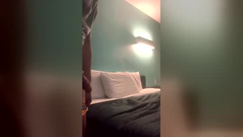 medalejandro39 online show from April 24, 4:36 am